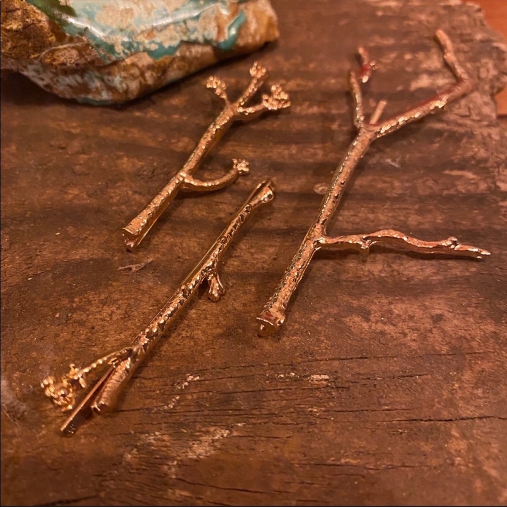 Anthro Lil’ Twig Hair Pins in Gold - Picture 5 of 5